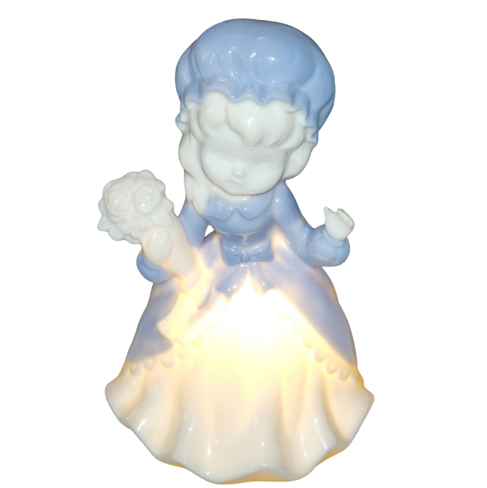 Vintage Enesco Japan Blue & White Ceramic Girl With Bouquet Night Light 6"X4"X3"